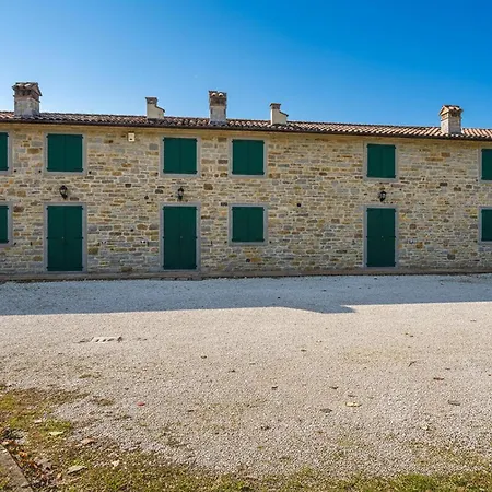 2 Bedroom Amazing In Appartamento
