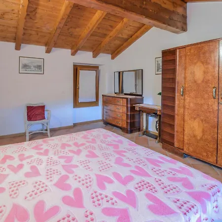 아파트 2 Bedroom Amazing In 로이아노