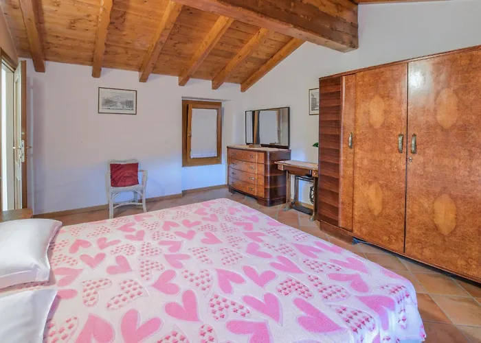 아파트 2 Bedroom Amazing In 로이아노